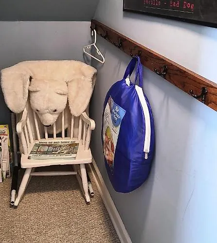 Apartment Well-appointed Cozy Portage Park Apt, Dogs, Kids, Free Parking, 420 Compliant