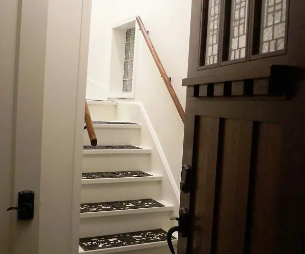 Apartment Well-appointed Cozy Portage Park Apt, Dogs, Kids, Free Parking, 420 Compliant Chicago