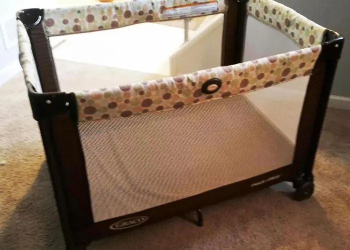 Well-appointed Cozy Portage Park Apt, Dogs, Kids, Free Parking, 420 Compliant Apartment *